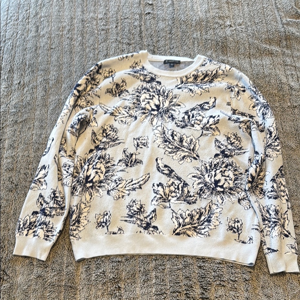 Floral Print Sweater in light blue and White